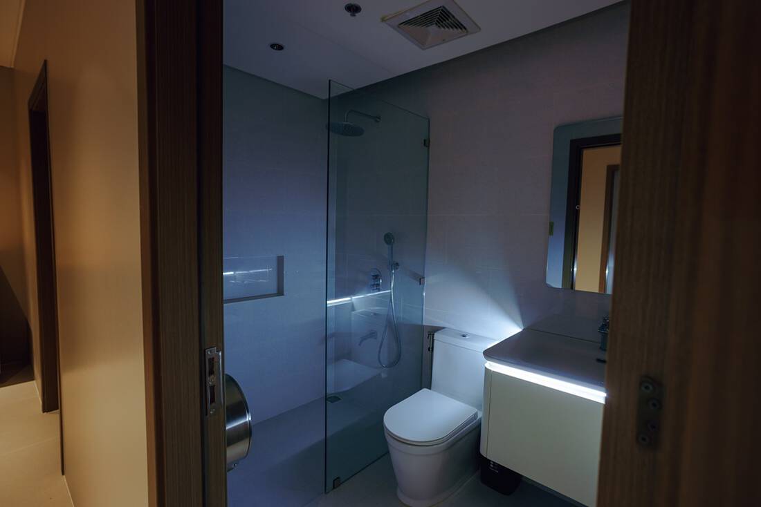 The shower facilities at a marhaba airport lounge