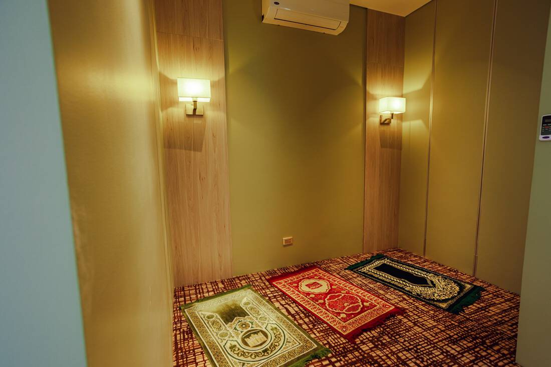 A prayer room at a marhaba airport lounge