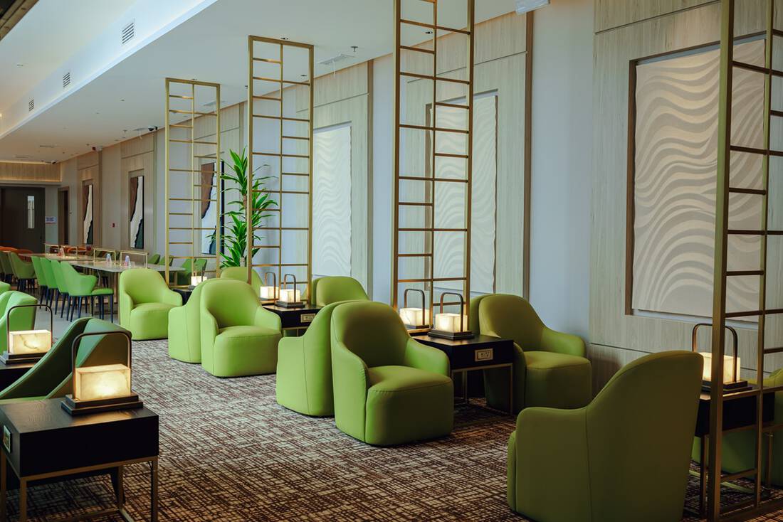 marahba representative assisting passenger at front desk