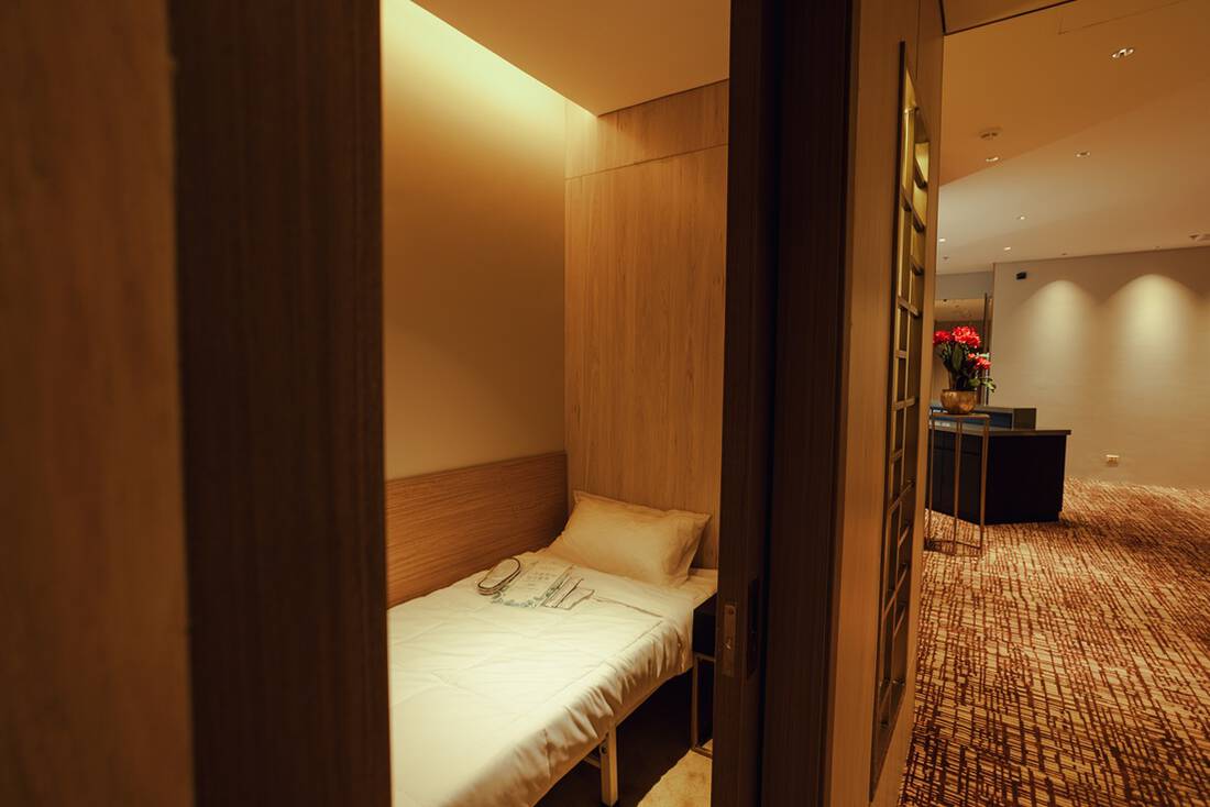 A sleeping room at a marhaba airport lounge