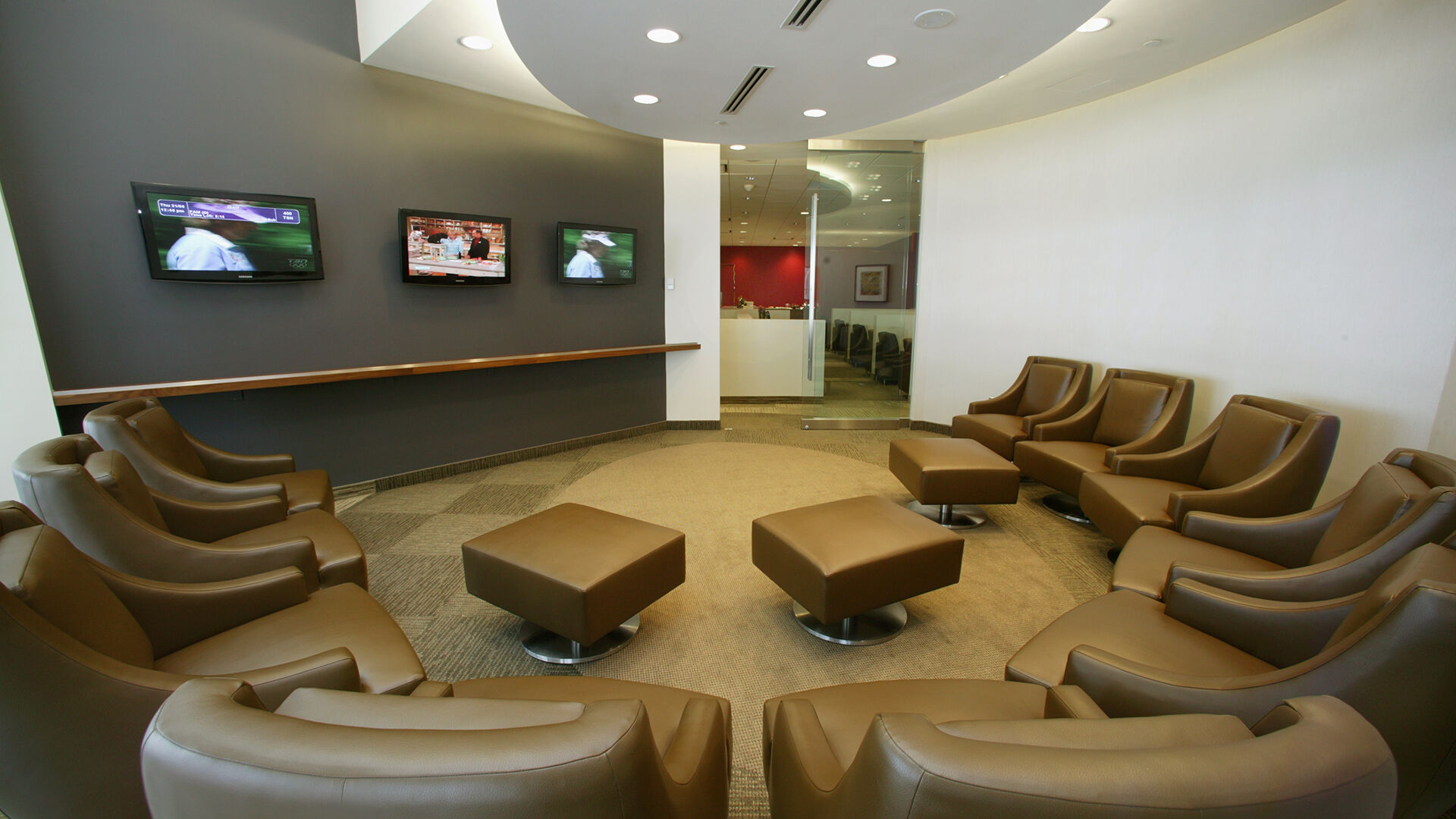 Toronto two hours lounge access, , hi-res