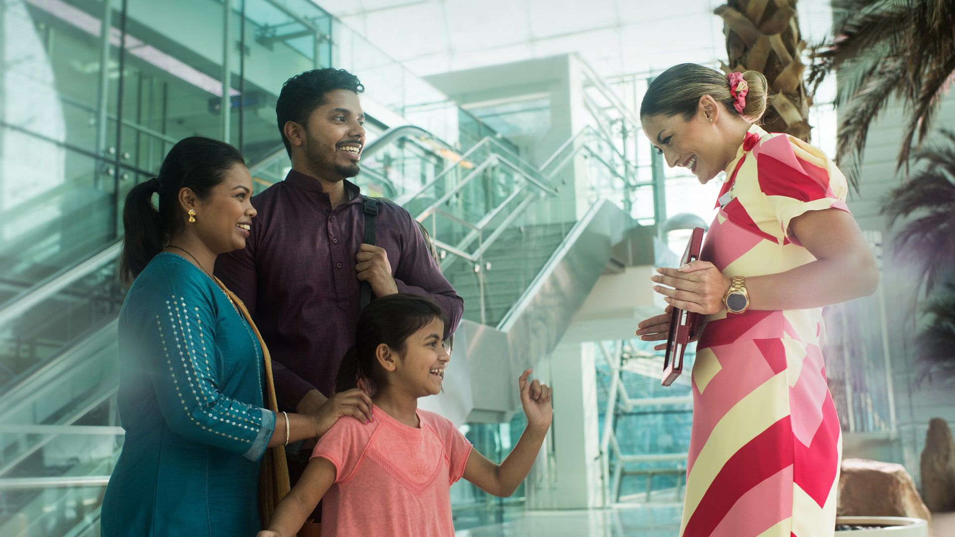 Family Meet and Greet - Arrival, , hi-res