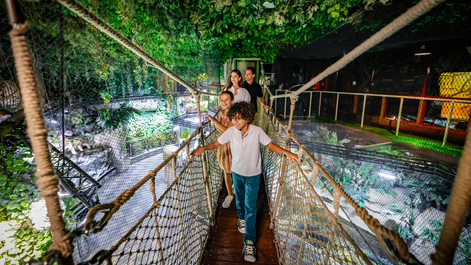 Dubai Aquarium & Underwater Zoo, , large