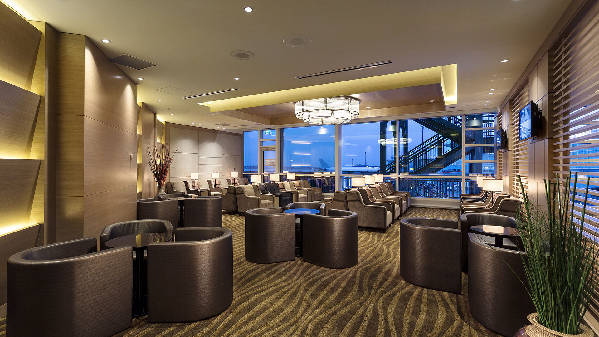 Plaza Premium Lounge Vancouver Airport, , hi-res