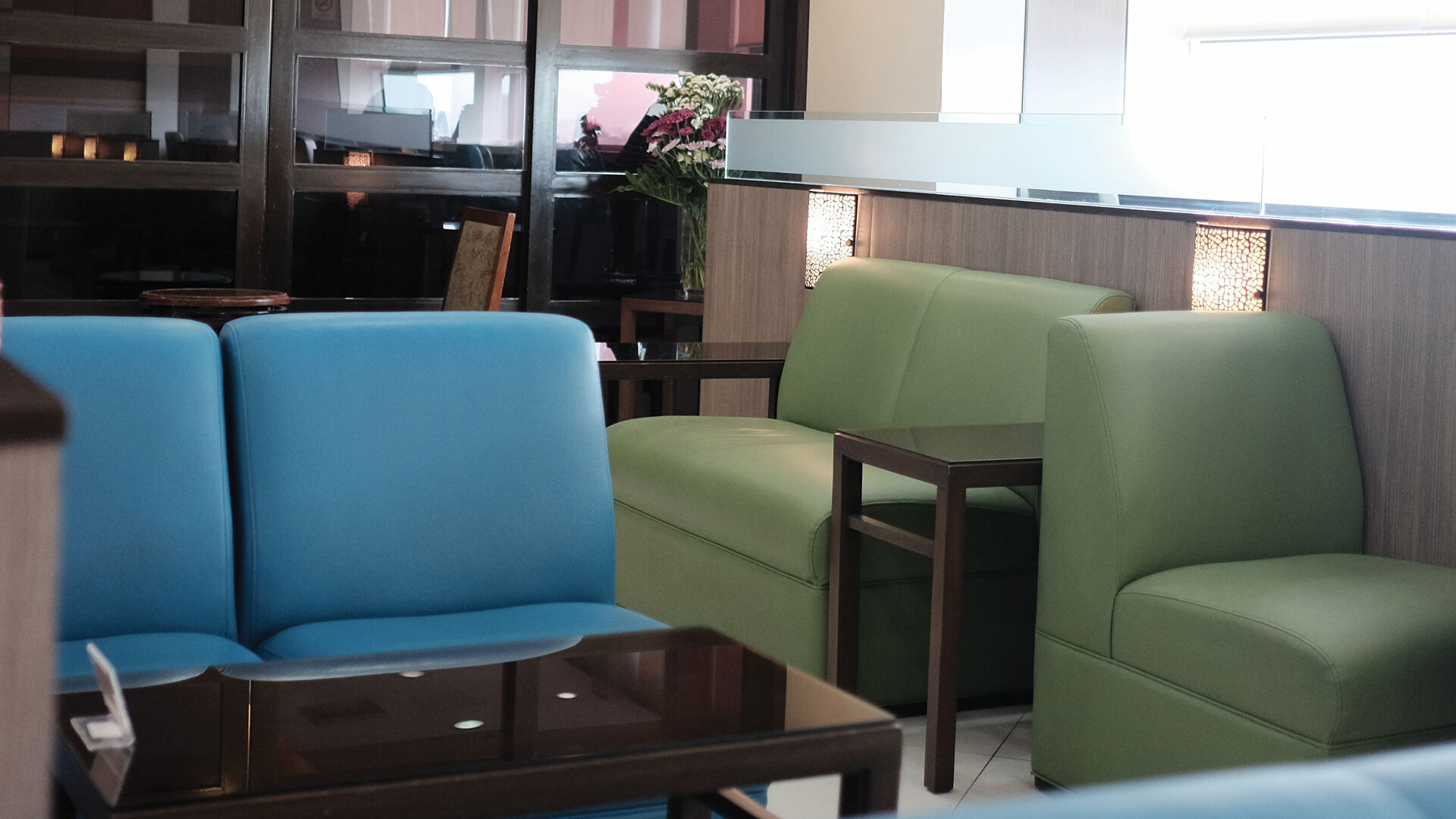 Manila lounge three hours, , hi-res