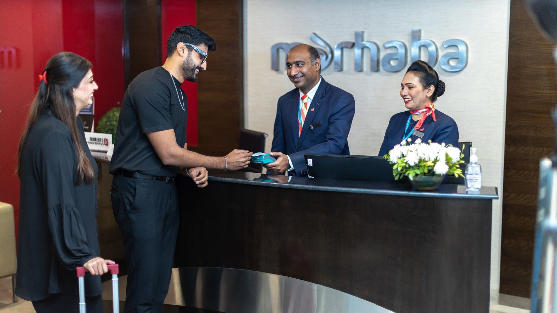 Karachi lounge three hours, , hi-res