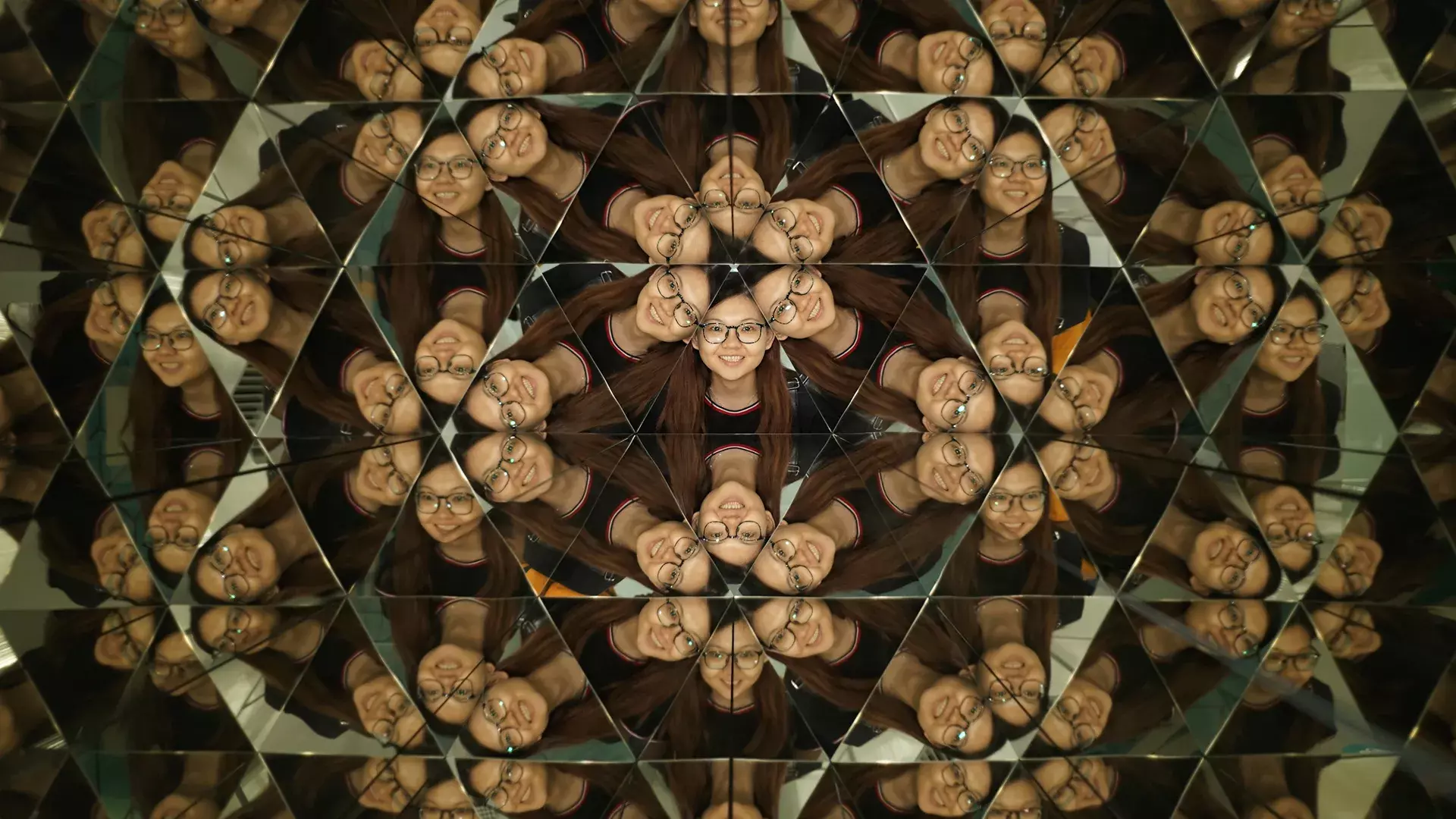 Museum of illusions, , large