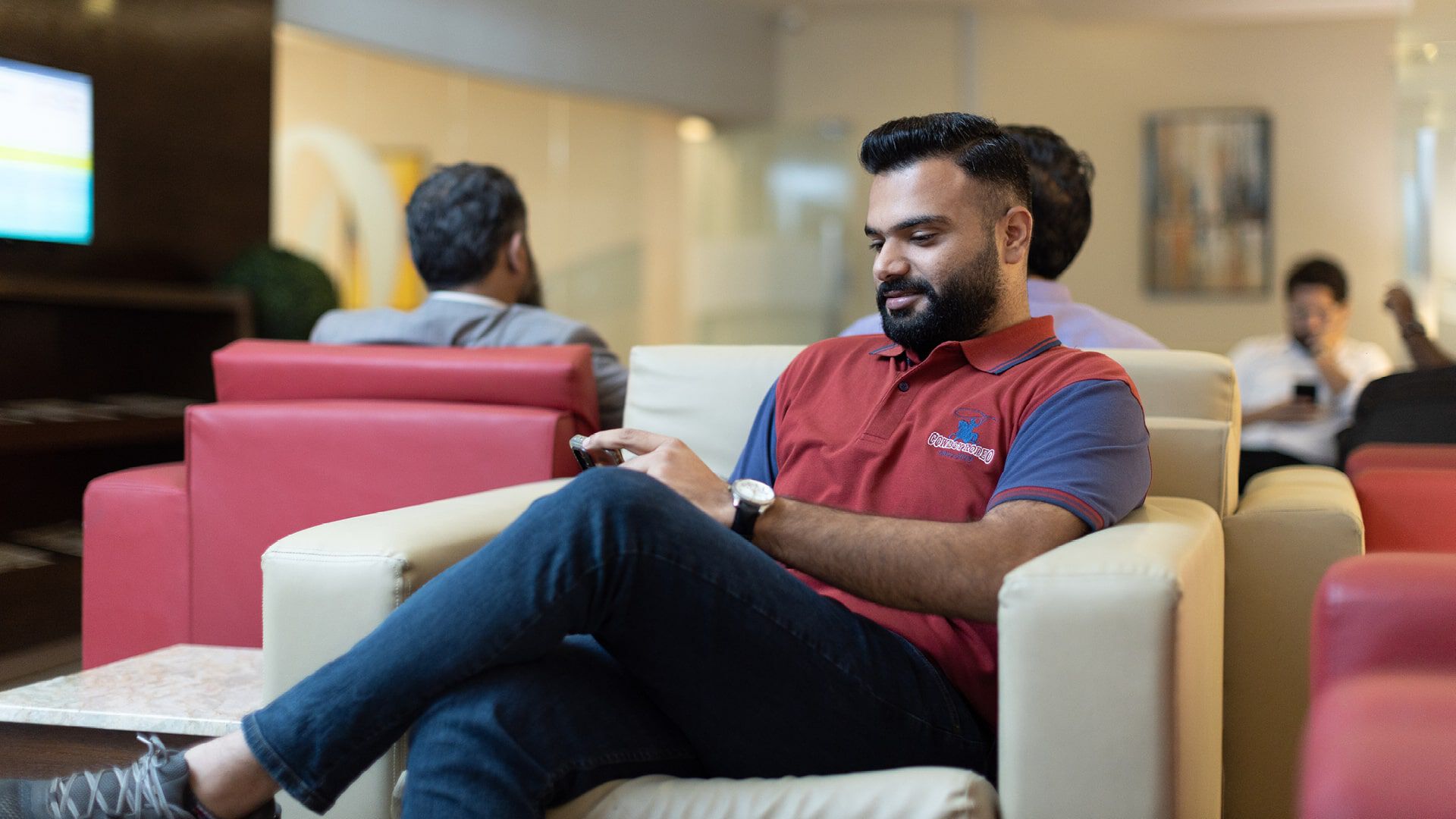 Karachi lounge three hours, , hi-res