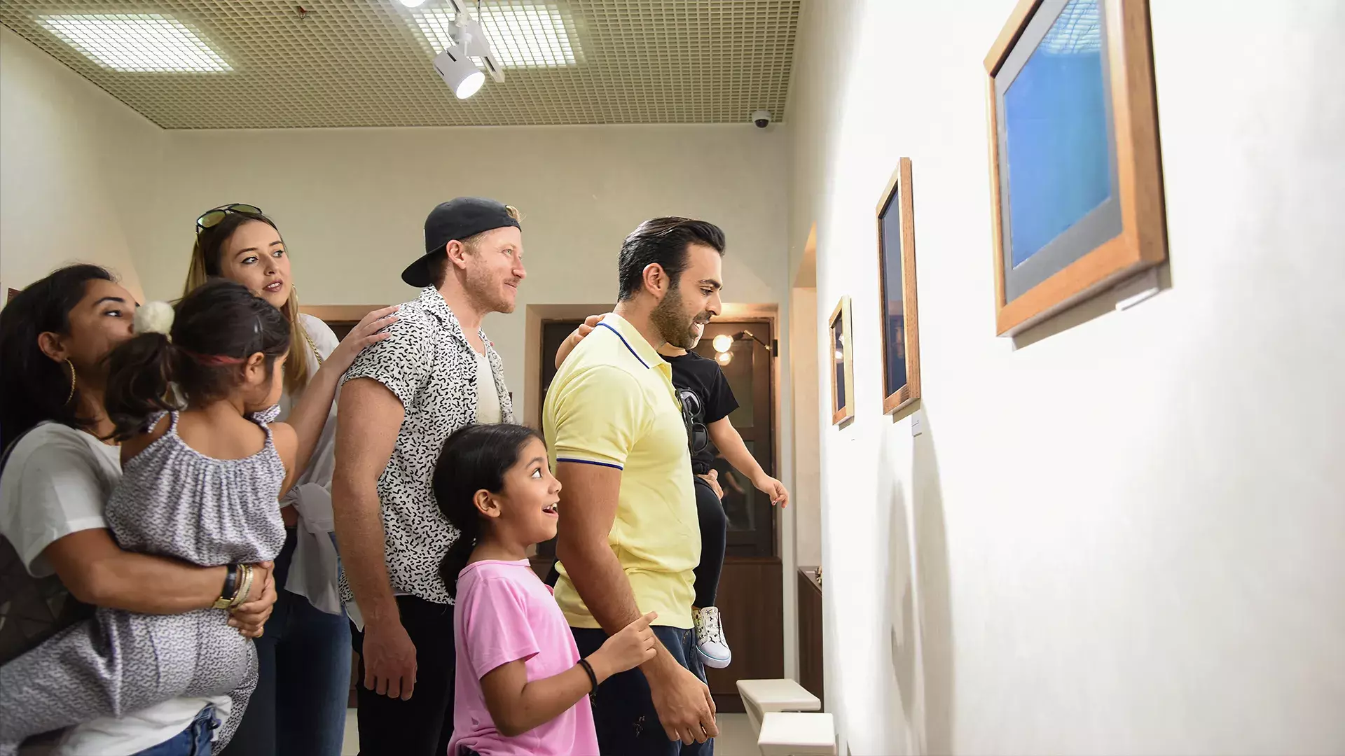 Museum of illusions, , large