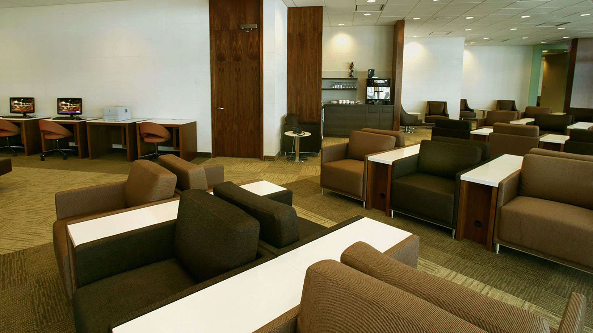 Toronto two hours lounge access, , hi-res